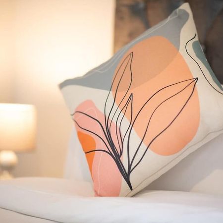 Fantastic 1 Bed Apartment In Crawley 외부 사진