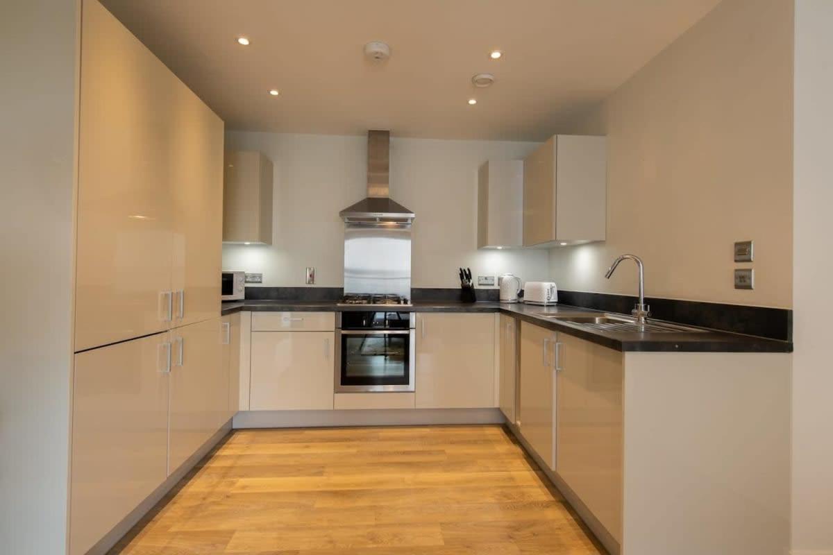Fantastic 1 Bed Apartment In Crawley 외부 사진