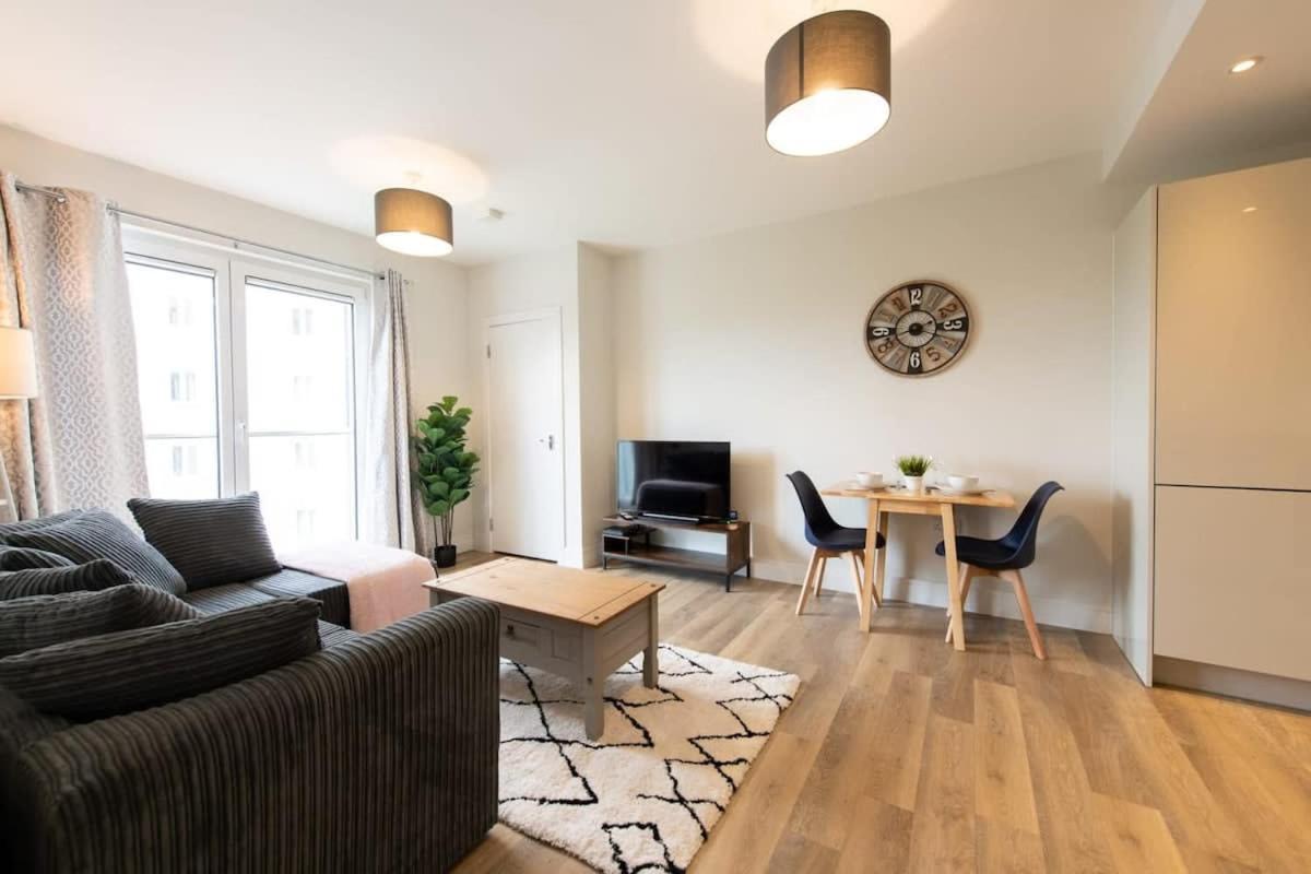 Fantastic 1 Bed Apartment In Crawley 외부 사진